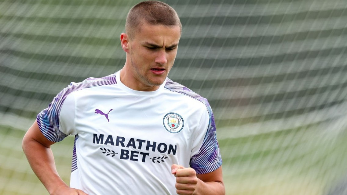 Harwood-Bellis agrees Burnley loan switch