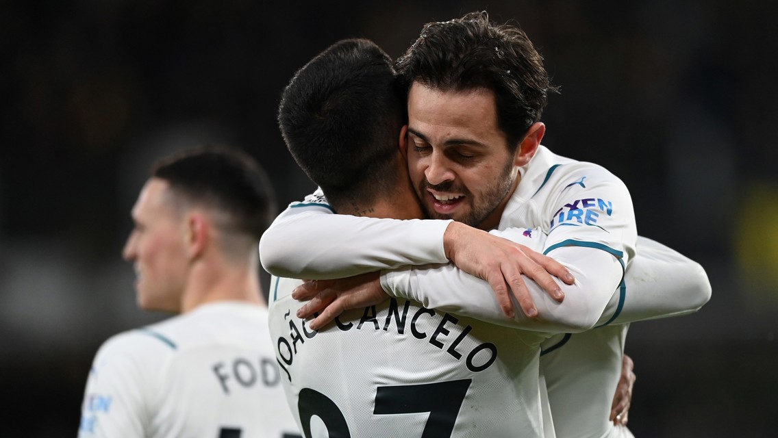 Bernardo dan Cancelo Masuk Nominasi PFA Player of the Month