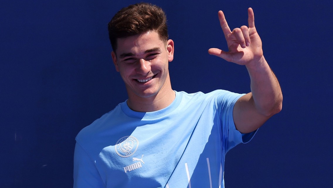 Alvarez: 'I want to create my own history'