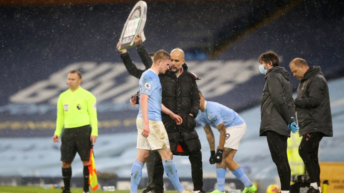 Guardiola Memberi Kabar Cedera De Bruyne Dan Walker