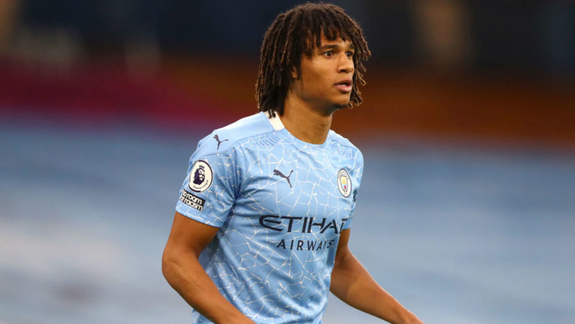 Aké: Já melhorei com Guardiola