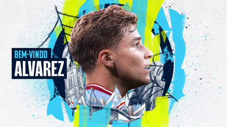 Julián Álvarez chega ao Manchester City