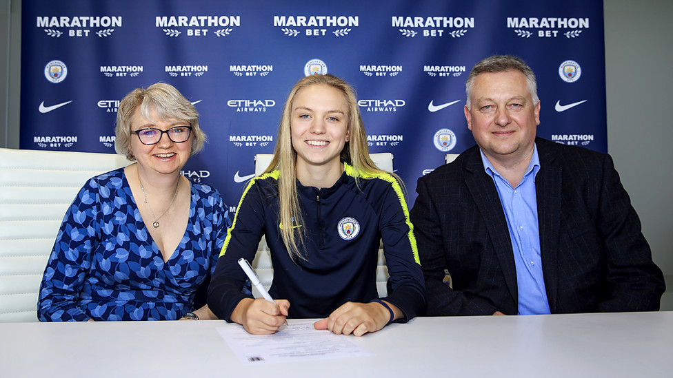 Proud parents... Esme with mum Louise and dad Tony!
